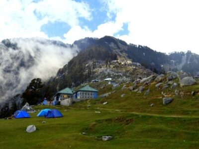 त्रिउंड ट्रेक 2026: अनुमति, मौसम और सुरक्षित तैयारी