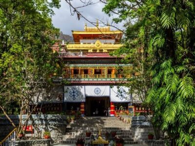 धर्मशाला-मैक्लोडगंज या मनाली: पहली हिमाचल यात्रा के लिए कौन बेहतर?