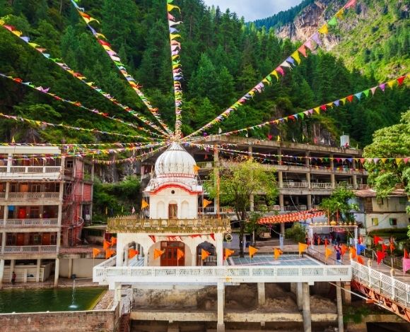 मणिकरण साहिब यात्रा: दर्शन, गर्म कुंड और सुरक्षा